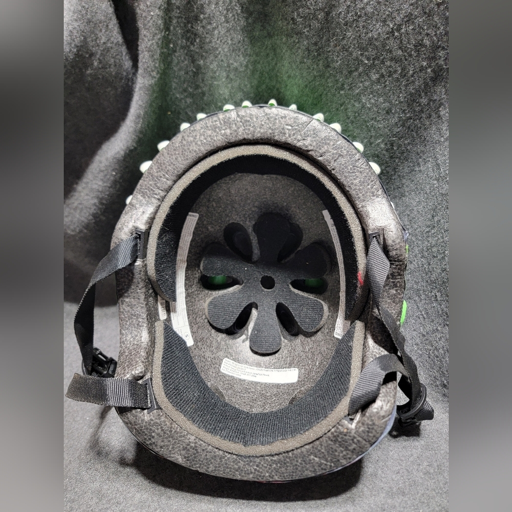 3D Dinosaur Kids Bike Helmet - Picture 4 of 5